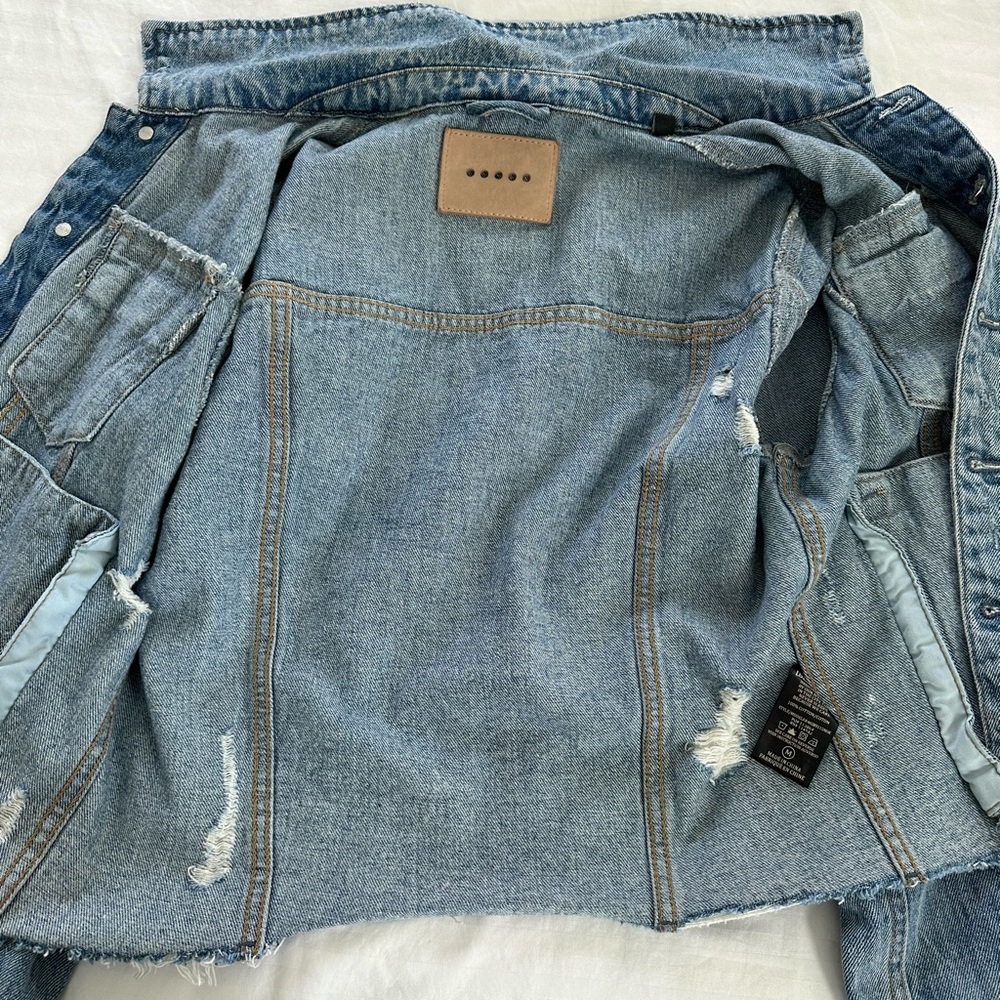 BLANK NYC Denim Jacket Women’s Size Medium - Picture 14 of 16